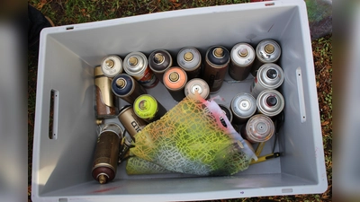 Ran an die Sprühdose: Die junge Malakademie des Münchner Bildungswerks geht in den Herbstferien mit einem Sprayer-Kurs an den Start.  (Foto: Münchner Bildungswerk)