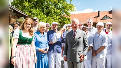 Royaler Besuch: Im Mai schaute Prinz Charles persönlich bei Herrmannsdorf in Glonn vorbei. Am Tag des offenen Denkmals können sich auch alle Besucher im denkmalgeschützen Gutshof umsehen.  (Foto: Vivi d´Angelo/Herrmannsdorf)