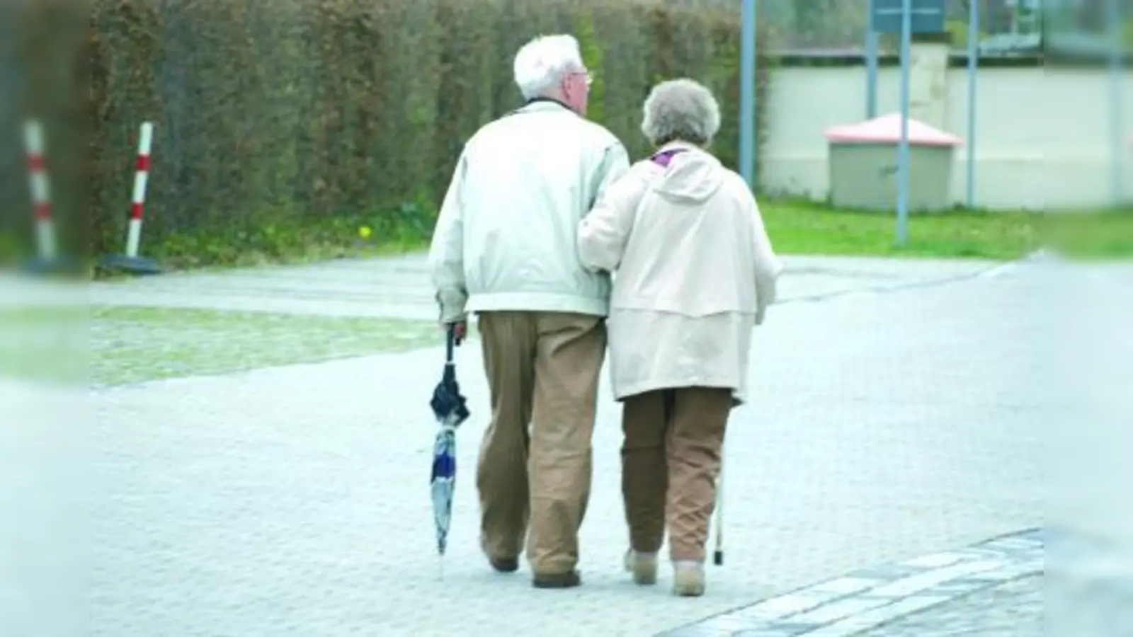 18 Prozent der Rentnerinnen und Rentner in Bayern sind von Armut bedroht. (Foto: pixelio/MatthiasBalzer)