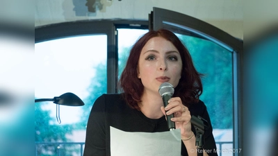 Slata Roschal ist in St. Petersburg geboren, hat Slawistik, Germanistik und Komparatistik in Greifswald studiert und promoviert derzeit an der LMU München. (Foto: Reiner Mnich)