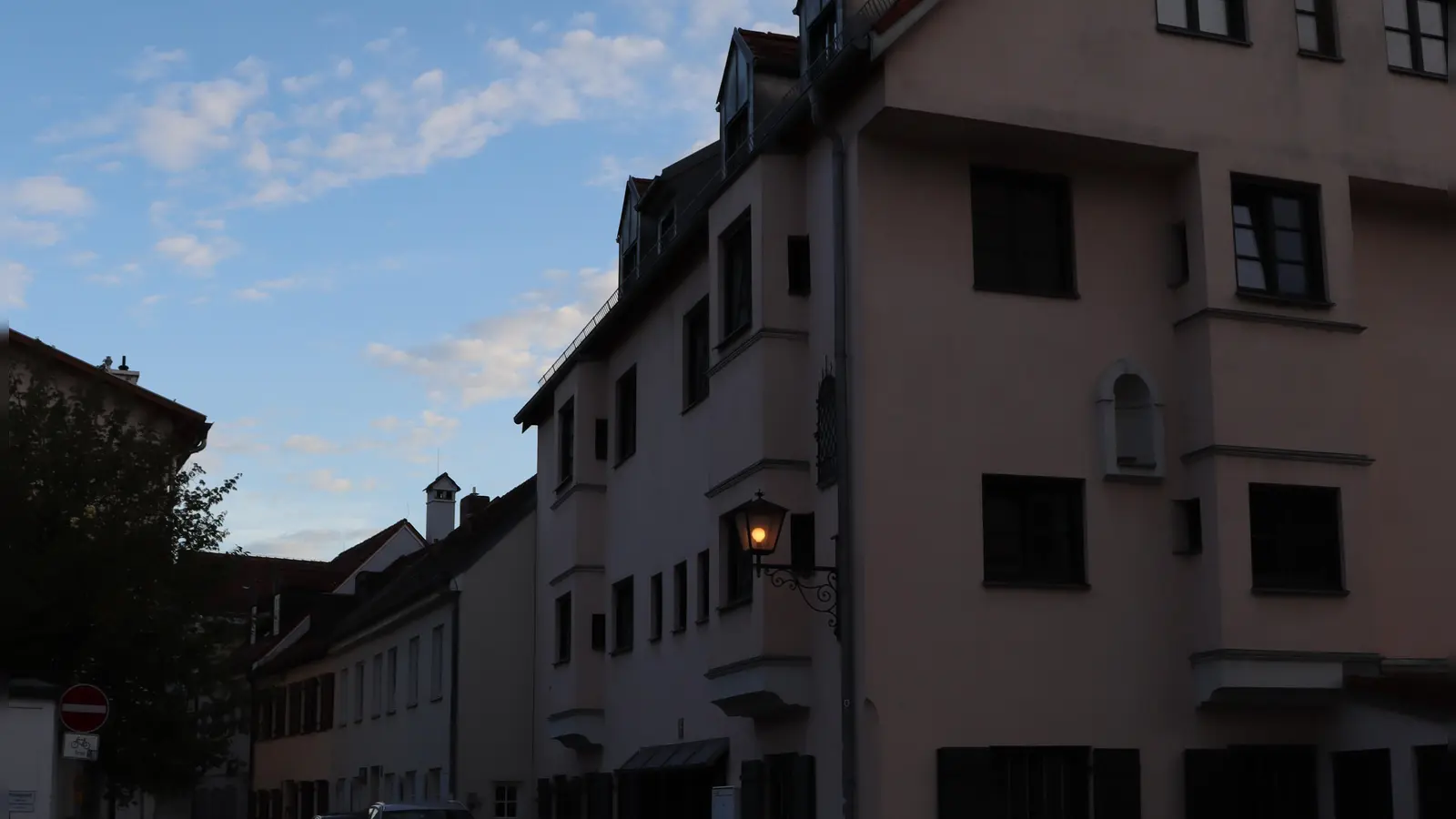 Dimmen oder ganz ausschalten lautet die Devise bei der Earth Night, der Nacht vom 11. auf den 12. September. Damit soll auf die „Lichtverschmutzung” hingewiesen und ein Zeichen für den Arten- und den Klimaschutz gesetzt werden.  (Foto: mha)