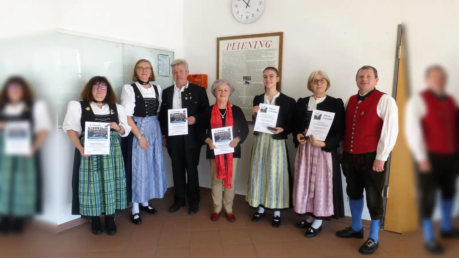 Von links: Sabine Brummer, Anke Hierl, Johann Körner, Erna Roth, Katharina Eberhart, Maria Holz und Günther Schuler jun. (Foto: Georg Rittler)