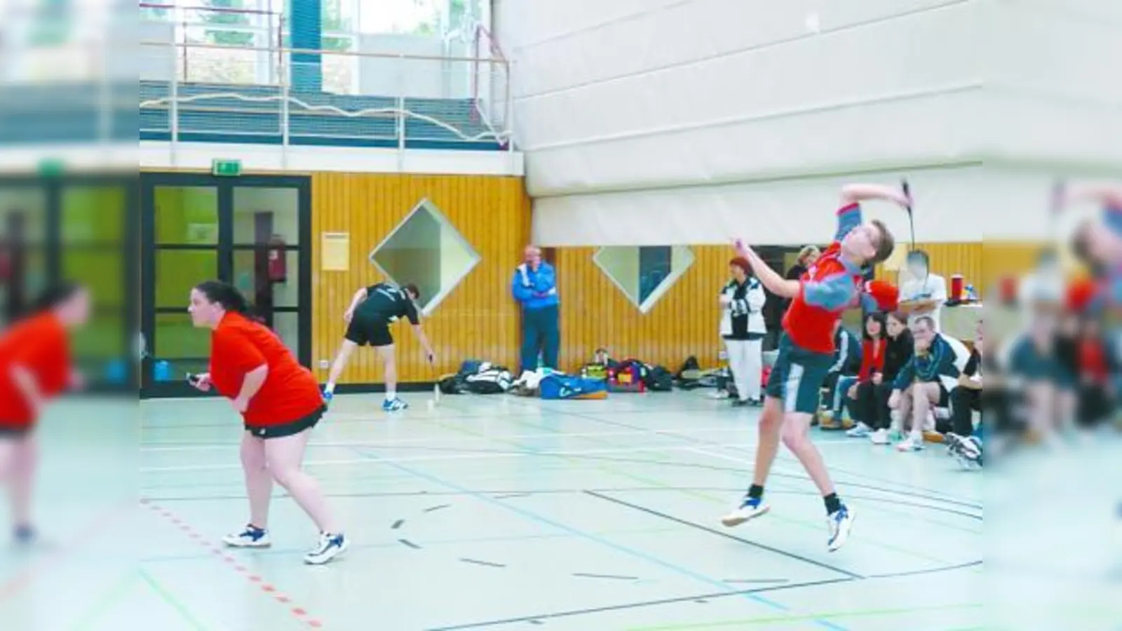Petra Benzinger und Stefan Bretschneider aus der ersten Badminton-Mannschaft des SV Germering im Mixed gegen den SC Fürstenfeldbruck 3. (Foto: pi)