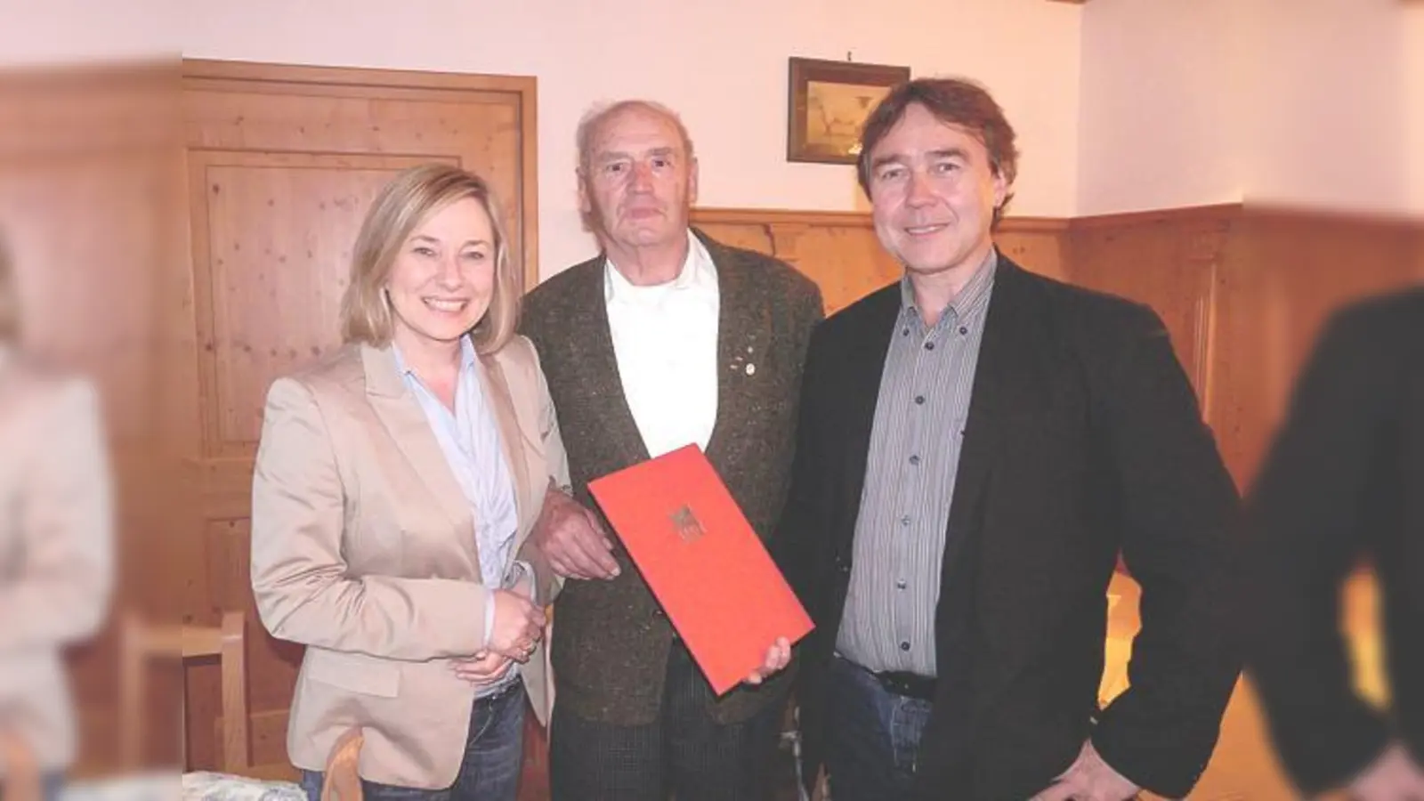 Doris Rauscher neben dem kommunalpolitischen Urgestein  der SPD, Joachim Hempel, und dem Vorsitzenden Bernhard Wagner.  (Foto: SPD)