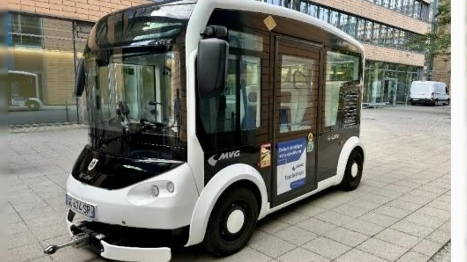 Dieser E-Kleinbus soll zunächst auf Probe zwischen Neuaubing und Freiham verkehren. (Foto: MVG)