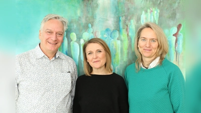 Das Team „Suchtlos im Landkreis Ebersberg“ - Ingo Pinkofsky, Christin Blaffert und Anja Röhrig.  (Foto: Landratsamt Ebersberg)