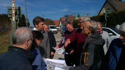 Ortstermin zur Daglfinger und Truderinger Kurve mit den SPD Stadträten Jens Röver und Helmut Schmid. (Foto: privat)