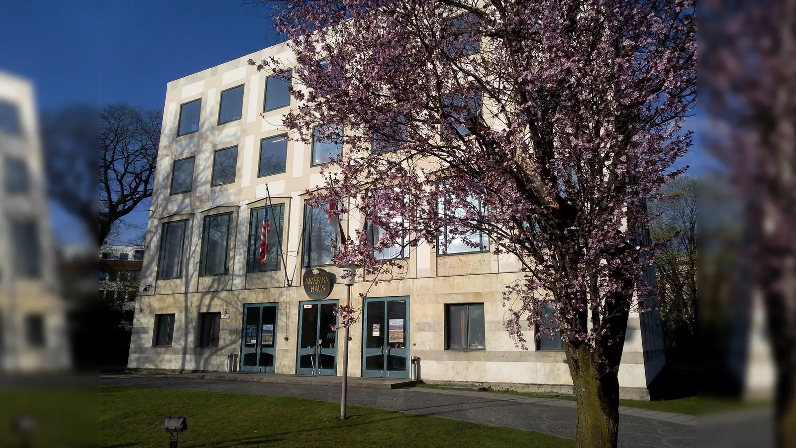 Das Amerikahaus München am Karolinenplatz. Derzeit wird es saniert, der Wiedereinzug in das Gebäude erfolgt 2019. (Foto: Amerikahaus)
