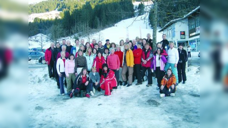 Abschluss: Die Skifahrer aus Karlsfeld bei der legendären Mittwochsfahrt. (Foto: pi)
