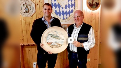 Erfolgreiche Römerschützen Hofolding-Faistenhaar: Robert Huber und Nikolaus Kurz.	 (Foto: VA)