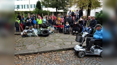 Unter dem Motto „Sauber bleiben, Ebersberg!“ nahm die Kreisstadt mit Unterstützung der lokalen Agenda 21 erstmals am World Cleanup Day teil.  (Foto: Stadt Ebersberg)