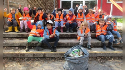 Geschafft: 14 Vorschulkinder vom Städtischen Kindergarten am Hirschanger sammelten fleißig Müll. (Foto: Stadt Starnberg)