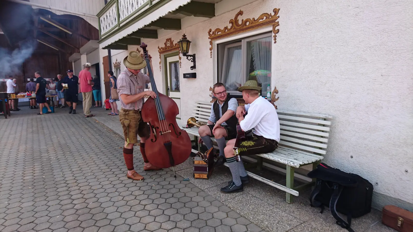 Viel Spaß und gute Gespräche gab es beim Sommerfest auf dem Meserhof in Brunnthal. (Foto: VA)
