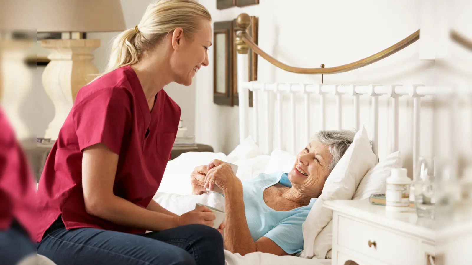 Die meisten Menschen, die Pflege benötigen, werden von Angehörigen versorgt. (Foto: Monkey Business - stock.adobe.com.)