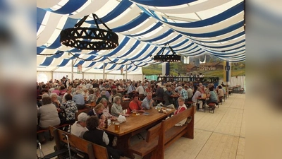 Der Seniorennachmittag beim Holzland-Volksfest gehört immer zum Programm. 	 (Archivbild: kw)
