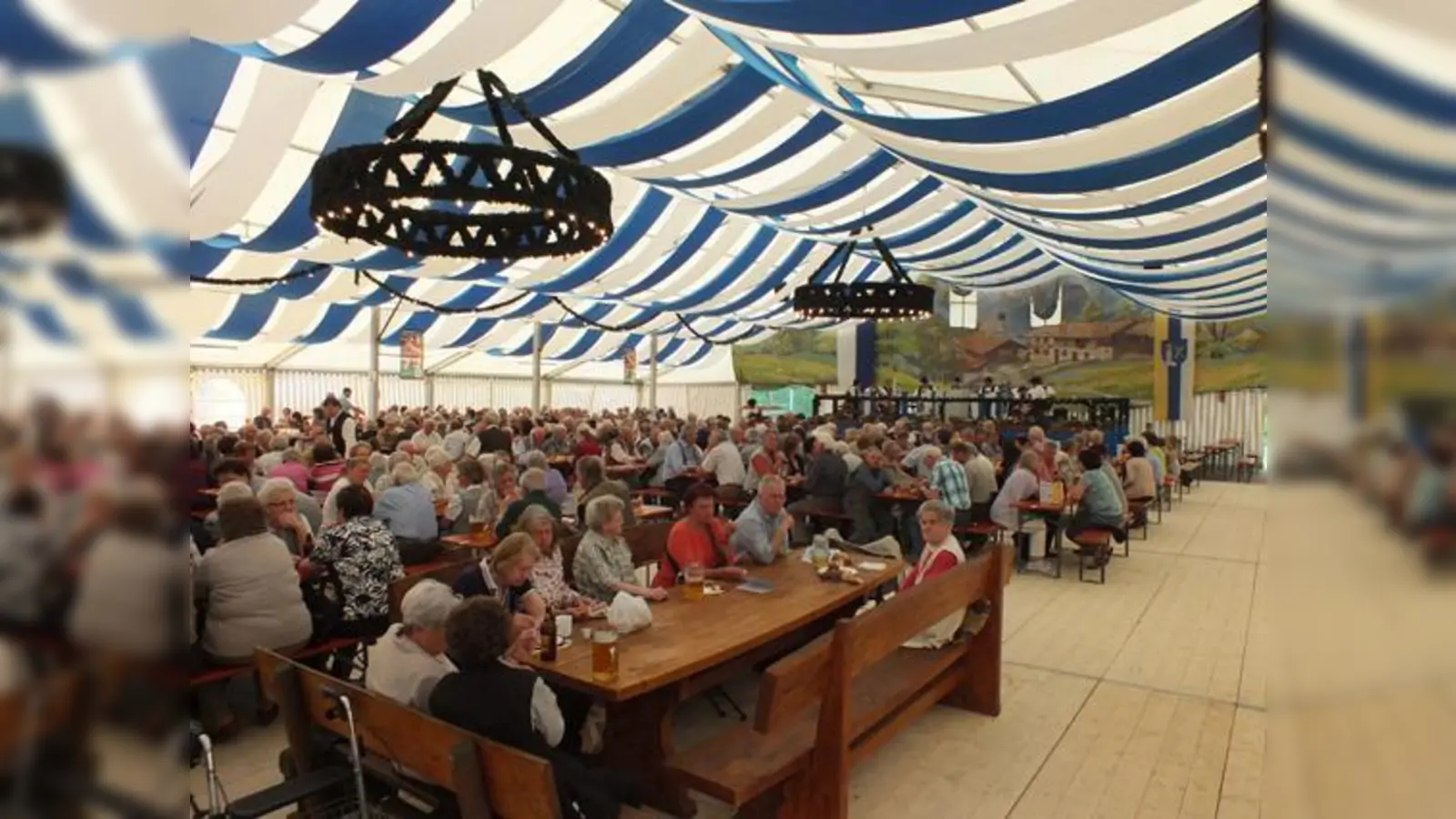 Der Seniorennachmittag beim Holzland-Volksfest gehört immer zum Programm. 	 (Archivbild: kw)