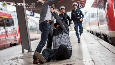 Am Donnerstag stieß ein 34-Jähiger einem Mann aus heiterem Himmel von hinten in den Rücken. (Foto: Bundespolizei)