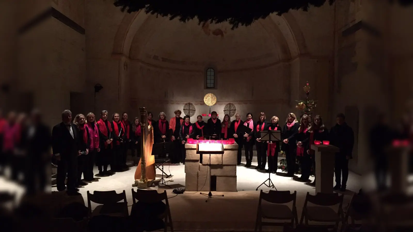 Am Sonntag führt der Kammerchor Con Voceund das Barockensemble Vaterstetten in der kath. Wallfahrtskirche St. Ottilie Möschenfeld die „Weihnachtsmesse“ auf.  (Foto: VA)