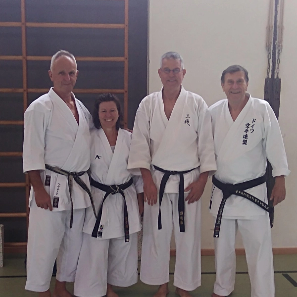 Trafen sich zum Lehrgang (v.l.): Helmut Körber (8. Dan), Anja Kaufmann (5. Dan), Uwe Riedemann (5. Dan ) und Wolfgang Weigert ( 8. Dan). (Foto: 1. Budo-Verein Herrsching e.V.)