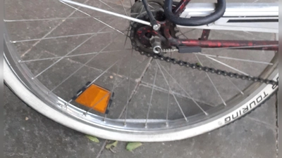 Beim Fahrradcheck werden platte Reifen wieder aufgepumpt, Bremsen nachjustiert und die Beleuchtung überprüft.  (Foto: mha)