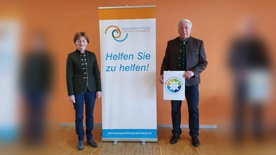 Vorsitzende Barbara Scheitz und Geschäftsführer Gustav Huber freuen sich über die erneute Auszeichnung. (Foto: Bürgerstiftung)