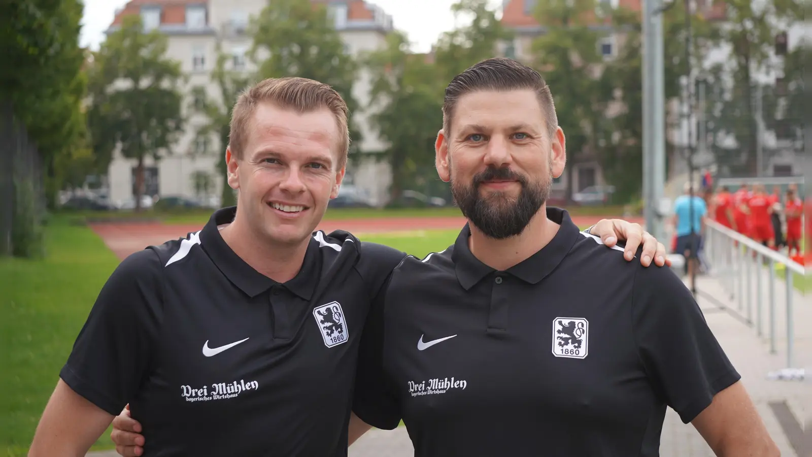 Erfolgshungrig: Trainer Josef „Beppo” Gutsmiedl und Co-Trainer Roberto Kuri. (Foto: J. Mentel)