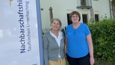 Wer nicht weiß, was er mit seiner vielen Zeit im bevorstehenden Ruhestand machen soll, kann sich Anregungen für den kommenden Lebensabschnitt bei einem Seminar von Cornelia Werther (l.) holen. Das Seminar findet mit Unterstützung der Nachbarschaftshilfe Taufkirchen Unterhaching statt. Die Geschäftsführerin Andrea Schatz freut sich über die Zusammenarbeit. (Foto: hw)