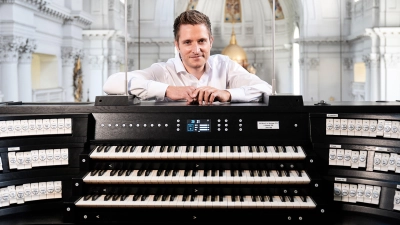 Christian Bischof spielt unter anderem Werke von Johann Sebastian Bach und Max Reger. (Foto: Thomas Stimmel)