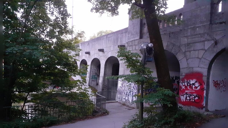 Die Isar zwischen der Max-Joseph-Brücke und dem Oberföhringer Wehr ist Thema der Fahrradexkursion.  (Foto: mha)