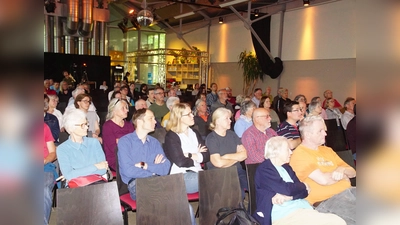 Vollbesetzt war der Lindenkeller beim Vortrag von Prof. Wilfried Schwab, einem Vortrag der Reihe „TUM@Freising - Wissenschaft erklärt für alle”. (Foto: bro)
