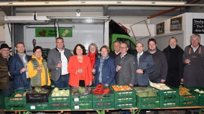 Zahlreiche Ehrengäste waren zum Neujahrsempfang beim Bauernmarkt beim Biller gekommen.  (Foto: Biller)