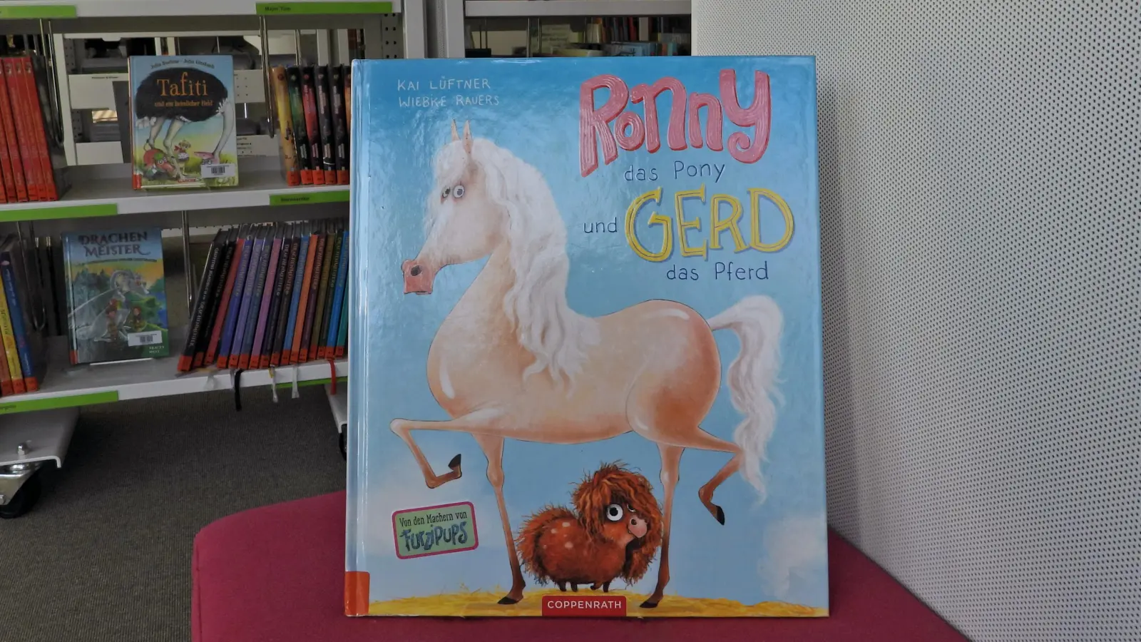 Eine Vorlesestunde rund um Ronny und Gerd gibt es für die Kleinen in der Gemeindebücherei. (Foto: Gemeindebücherei Gilching)