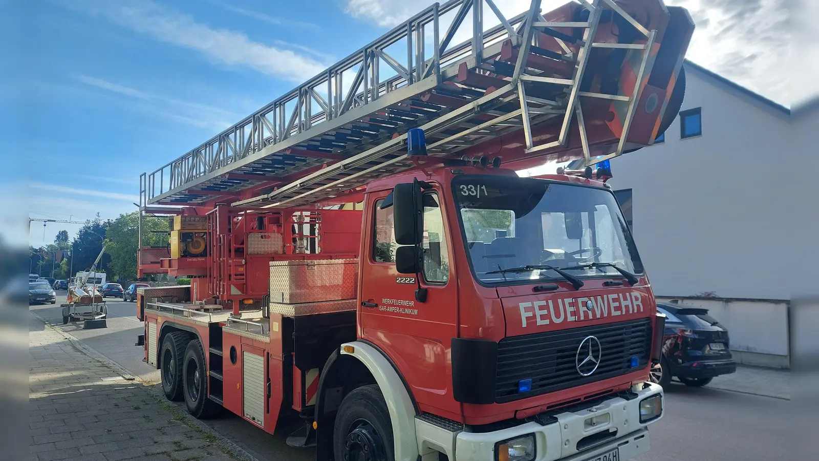 Großeinsatz für die Feuerwehr: Bei der Polizeiinspektion der Reiterstaffel München hat es in der Nacht gebrannt. (Symbolbild: bas)