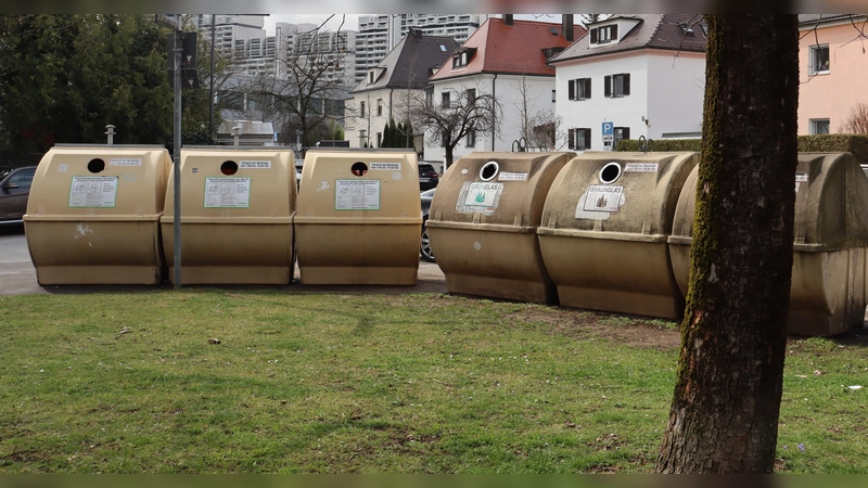 Noch ist alles sauber und ordentlich rund um manche Wertstoffinseln. Doch wie wird es nach den feierintensiven Jahresendtagen dort aussehen? (Foto: mha)
