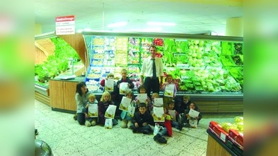 30 Kindergartenkinder waren anlässlich des Welternährungstages zu Gast im HIT-Markt Haidhausen. (Foto: pi)