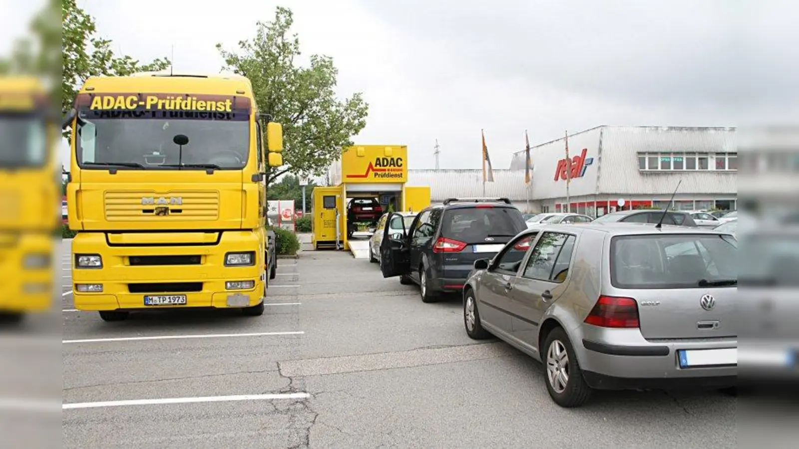 An verschiedenen Standorten in Südbayern macht der Mobile Prüfdienst Halt. (Foto: Bild: ADAC)