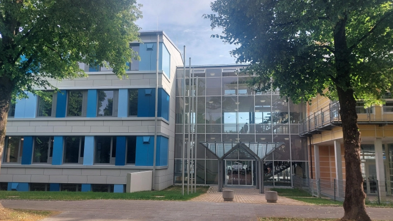 Rund 29 Millionen Euro hat die Sanierung der Grundschule an der Bahnhofstraße gekostet. (Foto: bas)