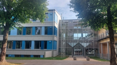 Rund 29 Millionen Euro hat die Sanierung der Grundschule an der Bahnhofstraße gekostet. (Foto: bas)