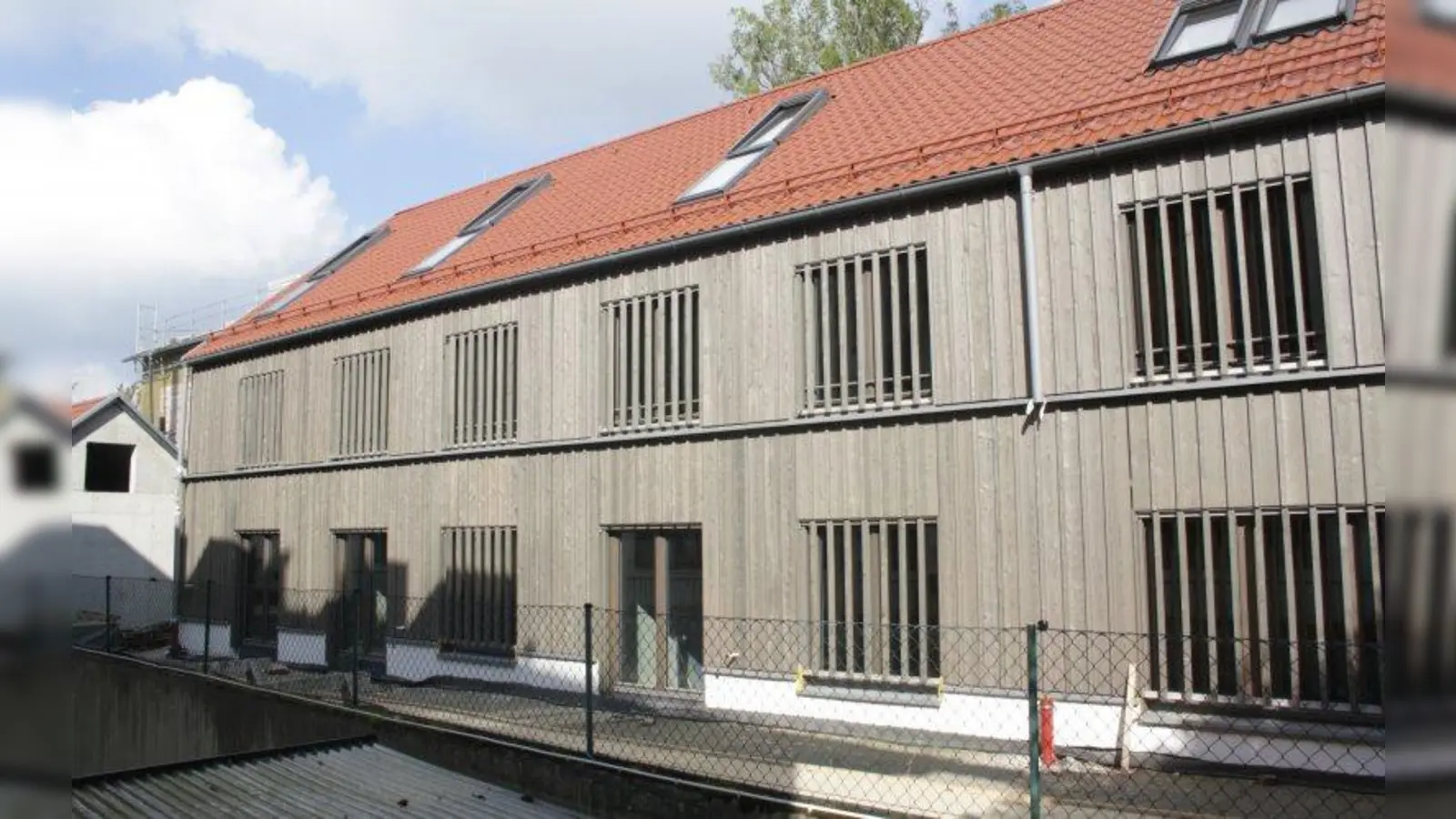 Auf dem Gelände des Derzbachhofes sind neue Gebäude entstanden. (Foto: job)