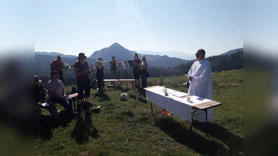 Die Pfarrei Rosenkranzkönigin lädt zur Messe auf den Heuberg ein. (Foto: Rosenkranzkönigin)