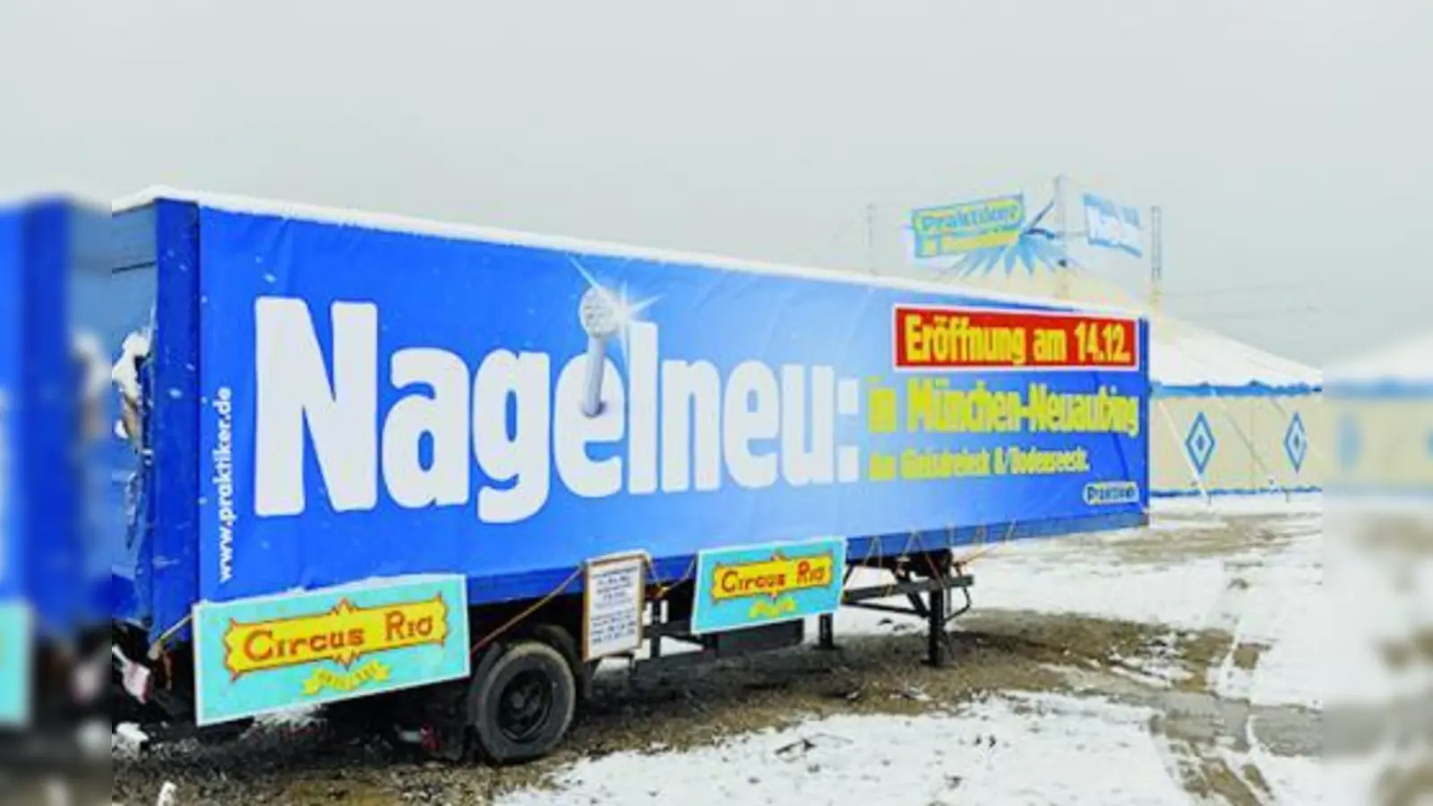 Auch der Circus Rio (im Hintergrund), der gerade an der Bodenseestraße Station macht, präsentierte sich im Praktikergewand. (Foto: nw)