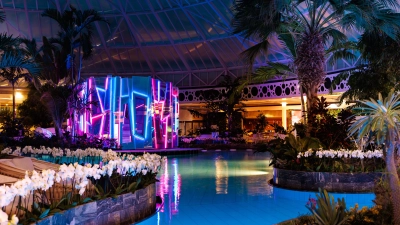 Der neu gestaltete Hauptbereich der Therme ist modern und verspricht tolle Wohlfühlmomente. (Foto: Therme Erding)