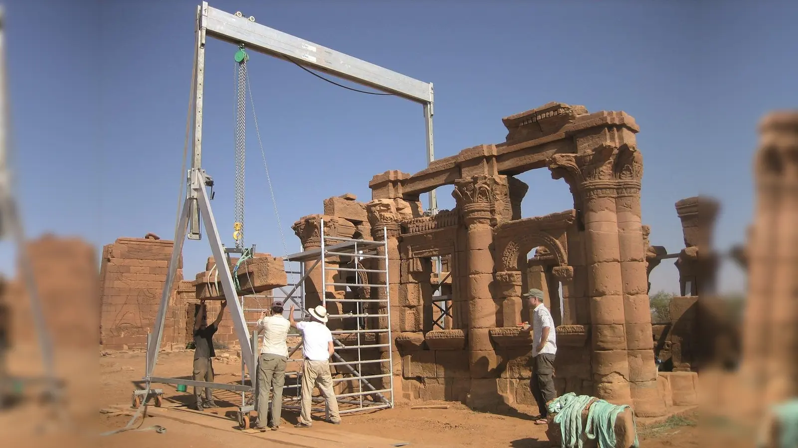 Ein Bild aus Zeiten, in der die Arbeit am Naga-Projekt im Sudan noch möglich war. Wegen des Bürgerkrieges ist die Situation dort jetzt chaotisch.  (Foto: © Naga Projekt)