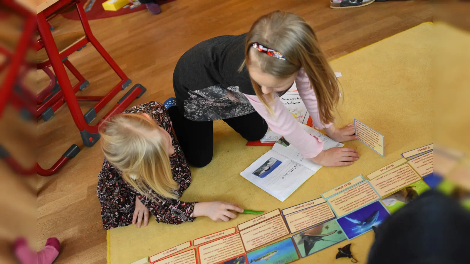 Lernen bedeutet hier Freiraum: Aus eigenem Antrieb machen die Kinder ihre Erfahrungen und lernen dabei in ihrer ganz eigenen Geschwindigkeit. (Foto: VA)