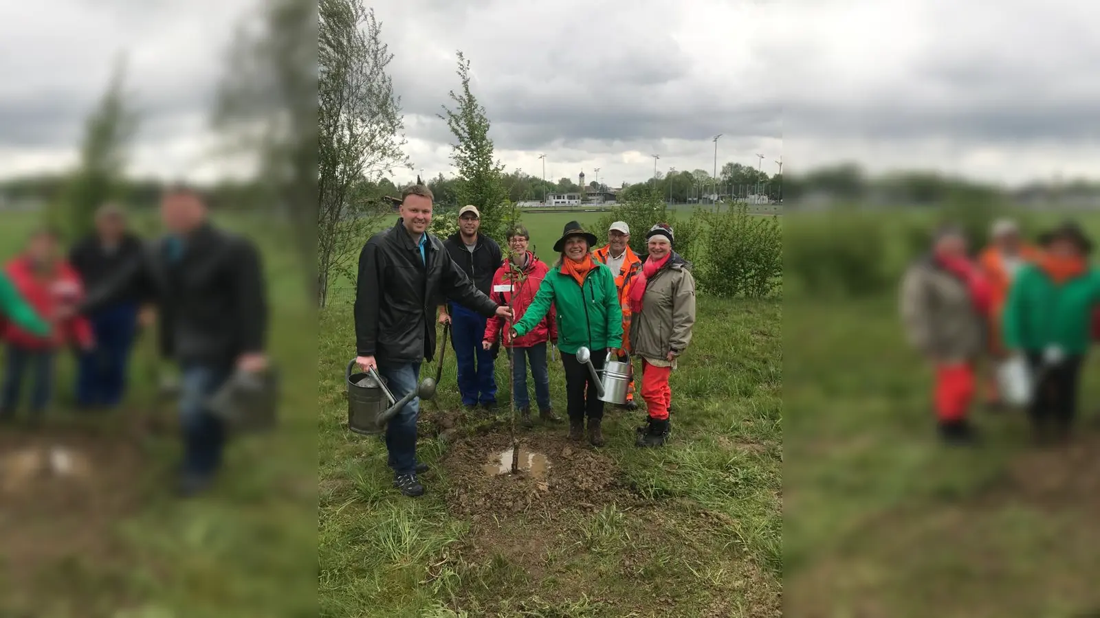 Die Ortsgruppe Forstinning Bund Naturschutz hat zusammen mit der Gemeinde Forstinning einen lebendigen Maibaum gepflanzt. (Foto: BN)