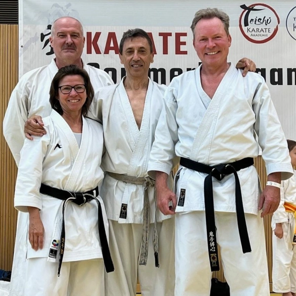 Trainierten gemeinsam (v.l.): Alex Kaufmann (4. Dan), Anja Kaufmann (5. Dan), Efthimios Karamitsos (8. Dan) und Frank Schneider (3. Dan). (Foto: 1. Budo-Verein Herrsching e.V.)