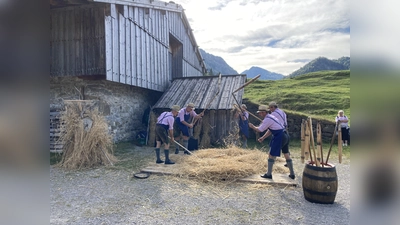 Korndreschen im Takt. (Foto: Markus Wasmeier)