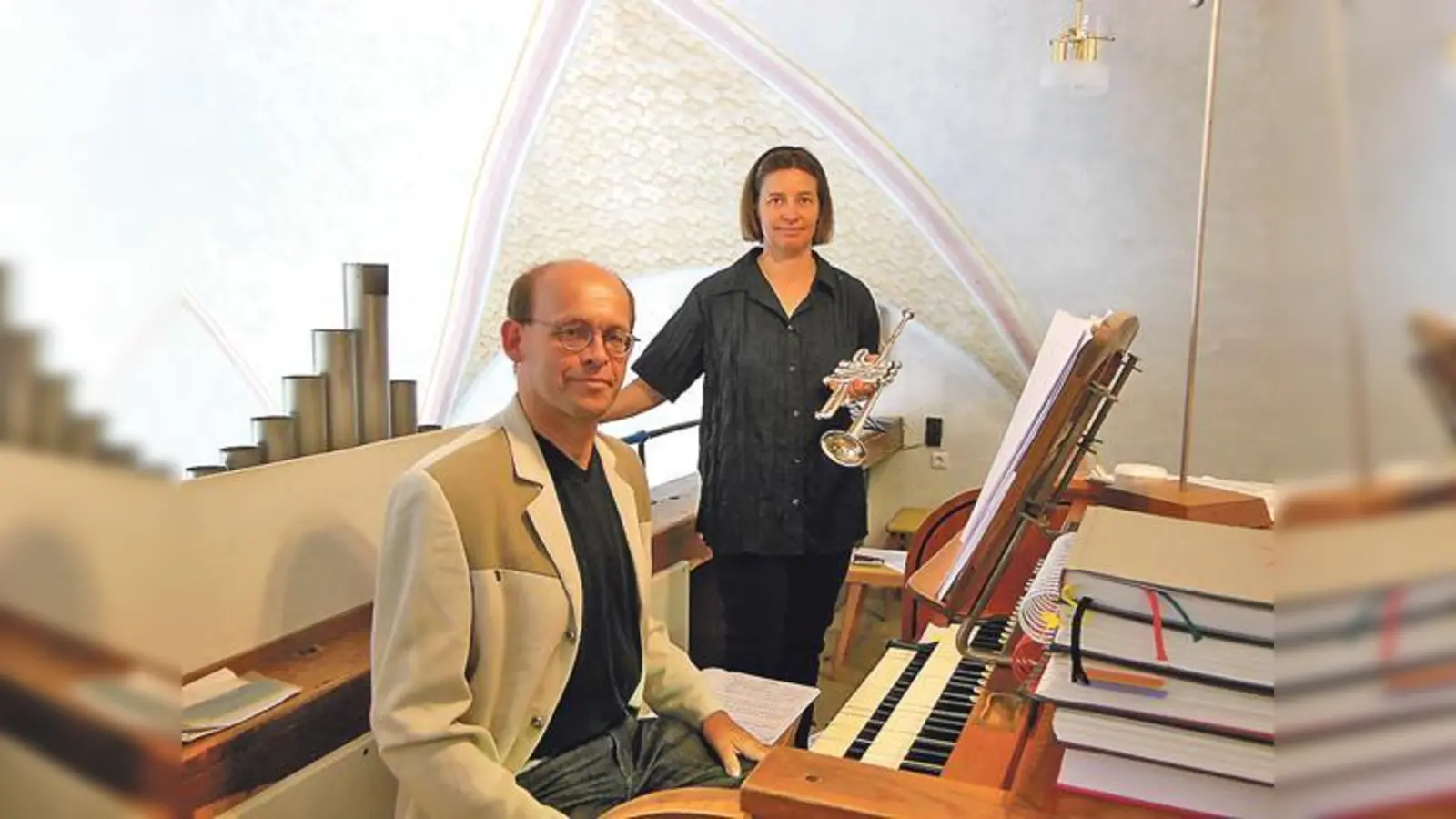 Olivia Kunert an der Trompete und an der Orgel Adolph Heitz gestalten das festliche Konzert.	 (Foto: VA)