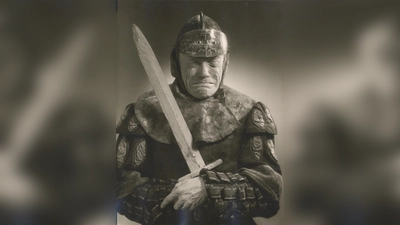 Liebhaber von Karl Valentin und seinen Rittersleut' können noch bis zum 15. November eine Ausstellung in Grünwald besuchen.  (Foto: Theaterwissenschaftliche Sammlung, Universität zu Köln.)
