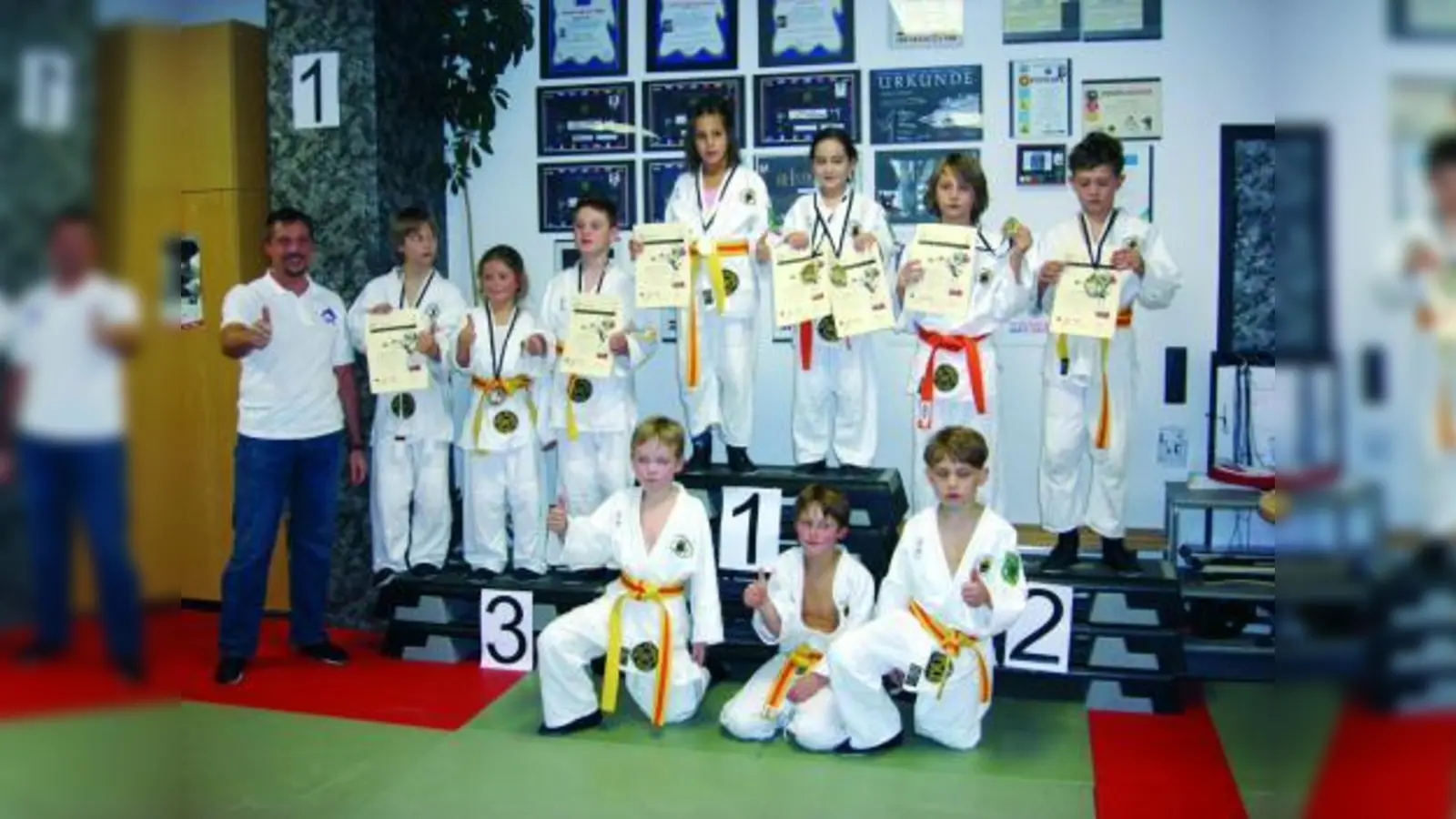 Die Karate- und Jiu-Jitsu-Kämpfer der Sportschule-SDS in Martinsried. (Foto: pi)